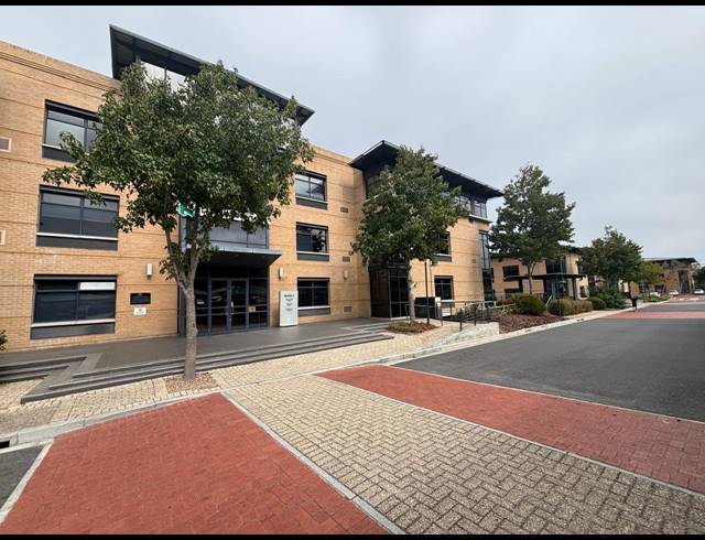 346M² OFFICE TO LET IN PLATTEKLOOF 3